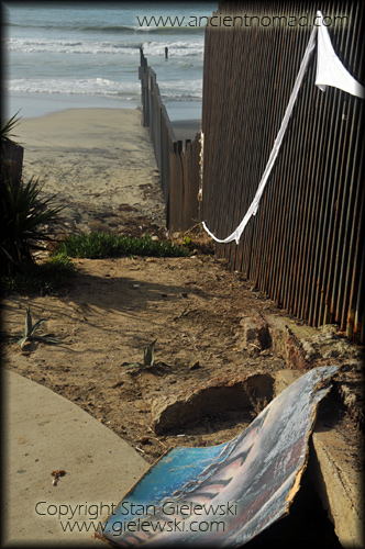 Playas de Tijuana - US - Mexico border