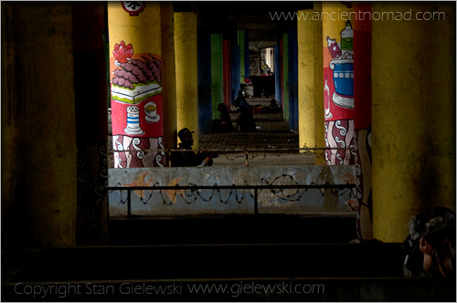 Jakarta - people living under bridge